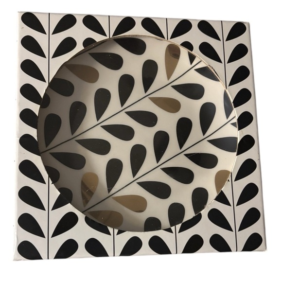 Macy’s 4 Designer Plates - NEW! (009) - Picture 1 of 2